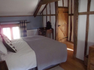 self-catering-sleeps-6-dartmoor-giles-cottage-bed2