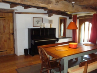 self-catering-sleeps-6-dartmoor-giles-cottage-dining3