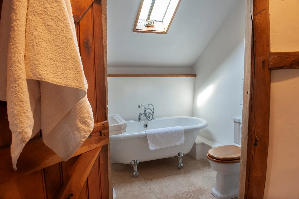 Bathroom Giles - self-catering holiday cottage Dartmoor